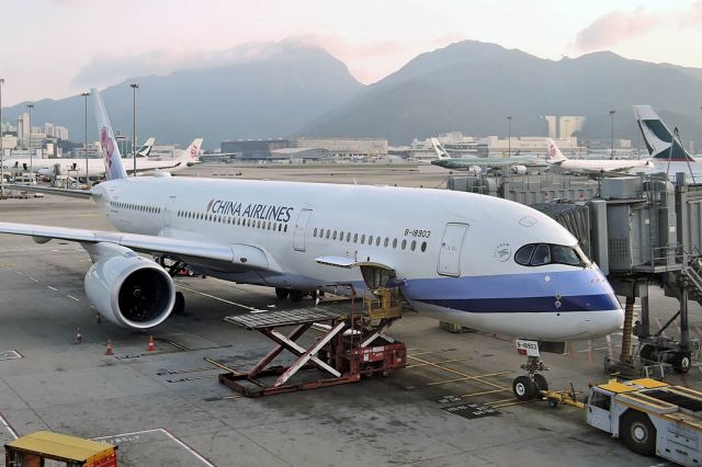 Airbus A350-900 (B-18903)