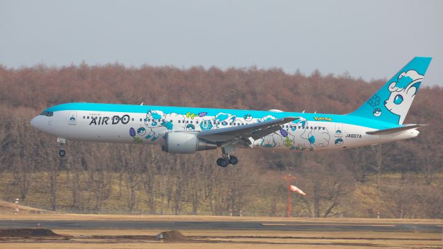 BOEING 767-300 (JA607A) - 7.DEC.2021　br /pokemon rokonjet livery