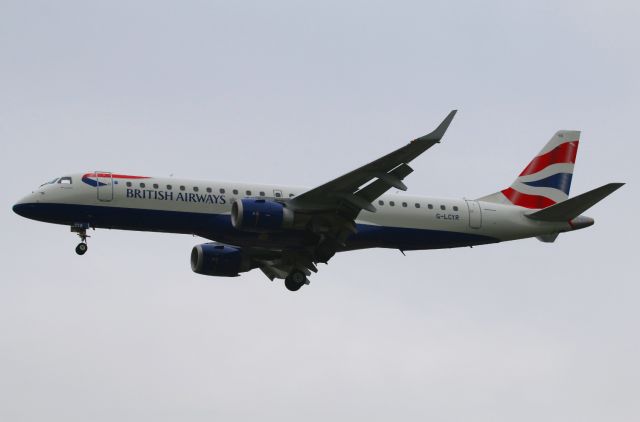 Embraer ERJ-190 (G-LCYR)