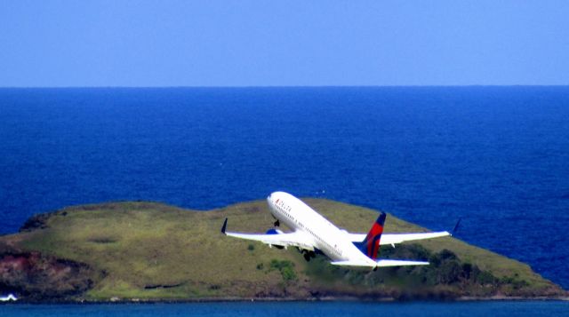 Boeing 737-800 (N3751B)