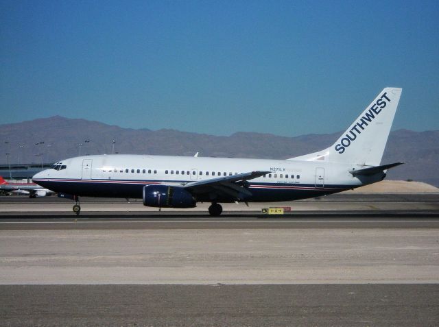 Boeing 737-700 (N271LV)