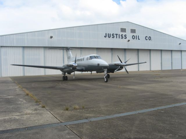 Beechcraft Super King Air 200 (N800KT)