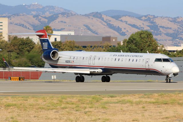 Canadair Regional Jet CRJ-900 (N925FJ)