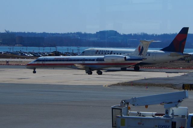 Embraer ERJ-145 (N838AE)