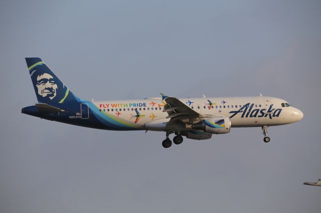 Airbus A320 (N854VA)