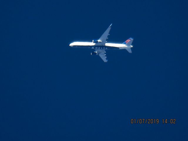 Boeing 757-200 (N722TW)