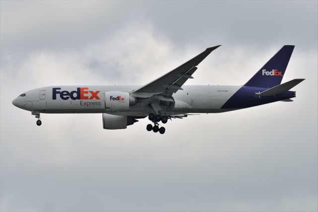 BOEING 777-200LR (N861FD) - 09-17-21 23-L