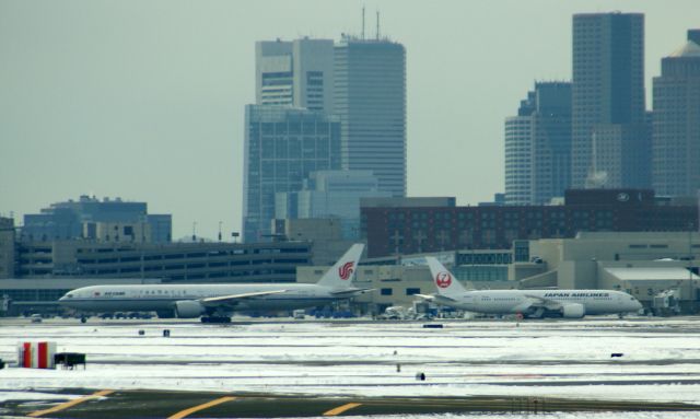 BOEING 777-300 (B-2031)