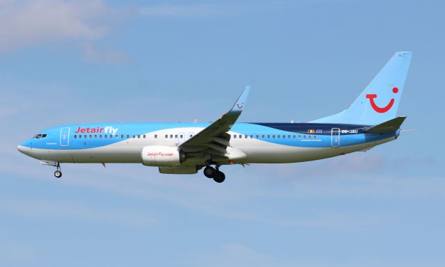 Boeing 737-800 (OO-JAU)