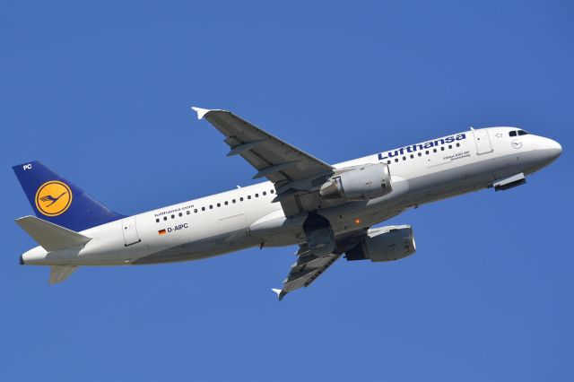 Airbus A320 (D-AIPC)