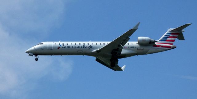 Canadair Regional Jet CRJ-700 (N537EA) - On final is this 2010 American Airlines Eagle Canadair Regional Jet 702ER in the Summer of 2021.