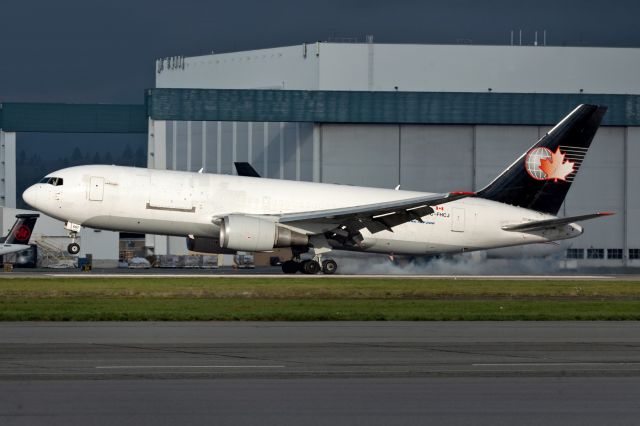BOEING 767-200 (C-FHCJ)