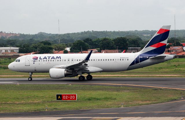 Airbus A320 (PR-TYM)