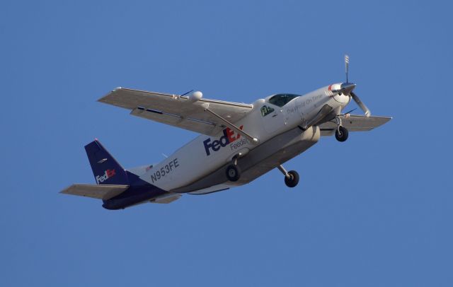 Cessna Caravan (N953FE) - phoenix sky harbor international airport 24SEP20