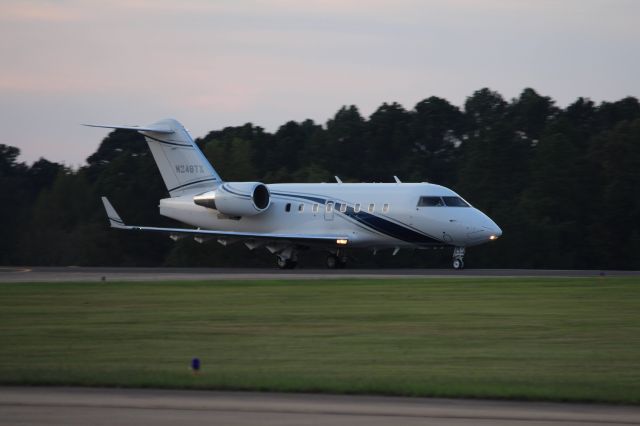 Bombardier Challenger 300 (N249TX)