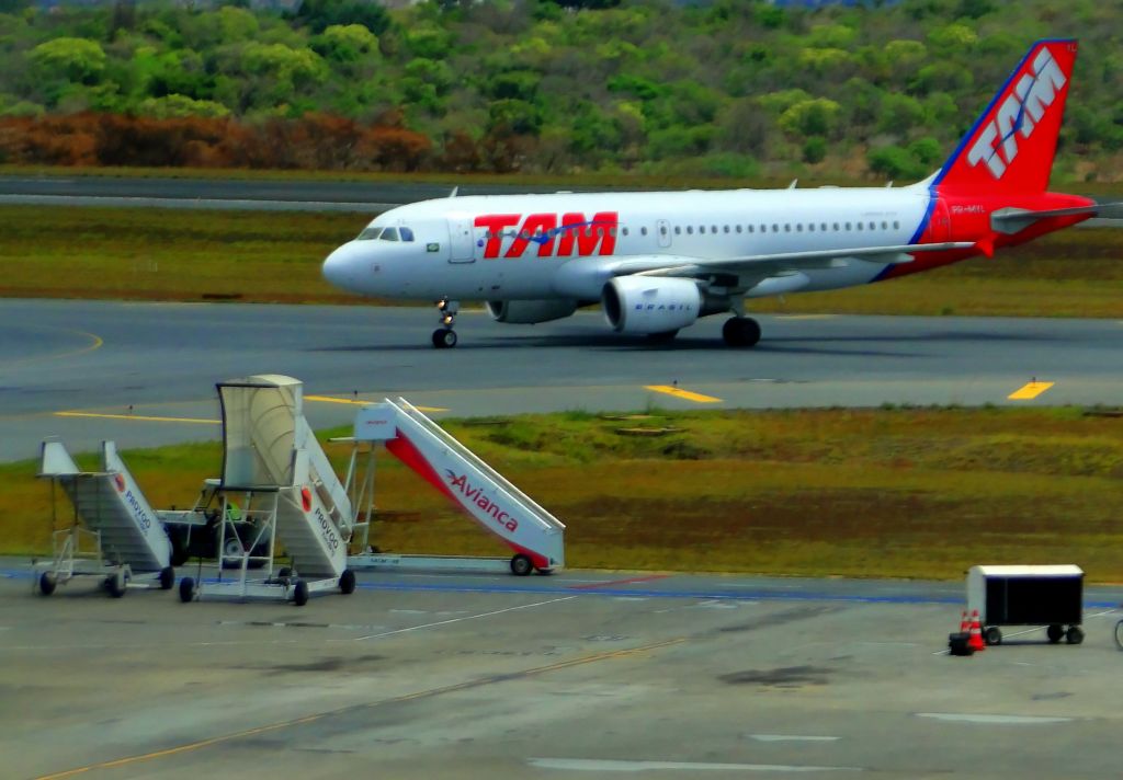 Airbus A319 (PR-MYL)