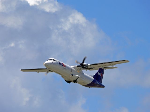 ATR ATR-72 (N820FX) - ATR-72-212F Departing Ramey for the daily flight to Trinidad.