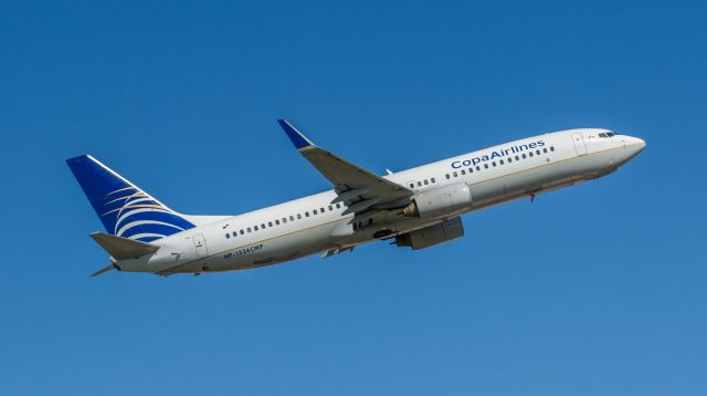 Boeing 737-800 (HP-1526CMP)