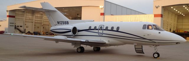 Hawker 800 (N125SB)