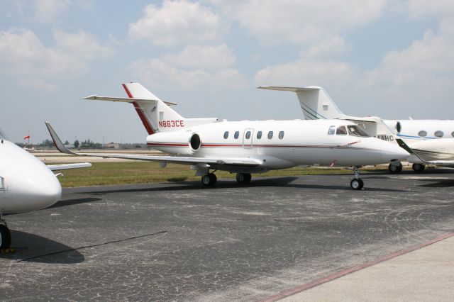 Hawker 800 (N863CE)