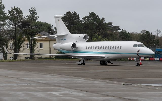 Dassault Falcon 7X (M-LJGI) - M-LJGI the third Falcon 7X cn 179 on the Eastern Apron  at Jersey on the 27/Nov/2024
