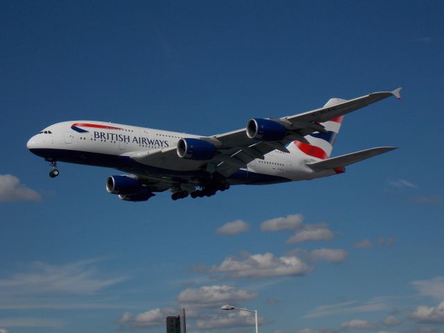 Airbus A380-800 (G-XLEG)