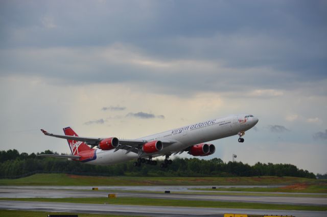 Airbus A340-600 (VV-YOU)