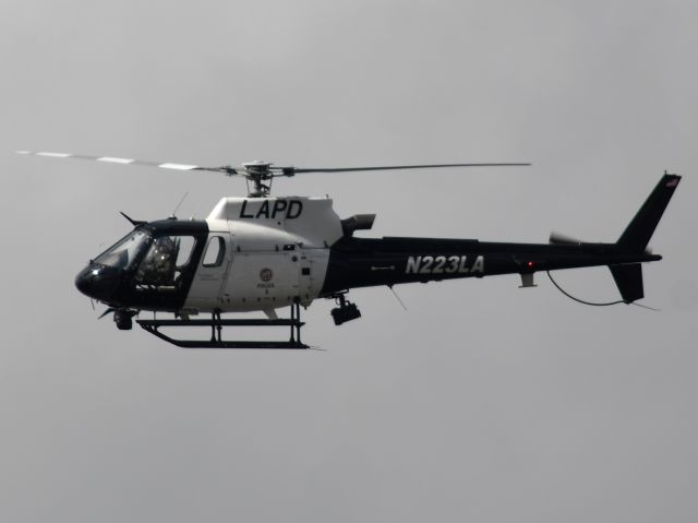 Eurocopter AS-350 AStar (N223LA) - Patrolling over Koreatown
