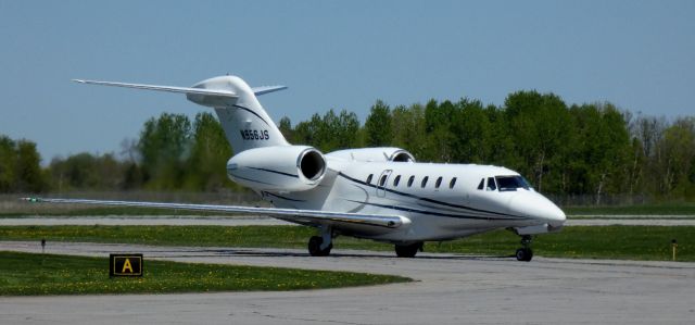 Cessna Citation X (N956JS) - Taxiing to parking is this 2000 Cessna 750 Citation X in the Spring of 2025.