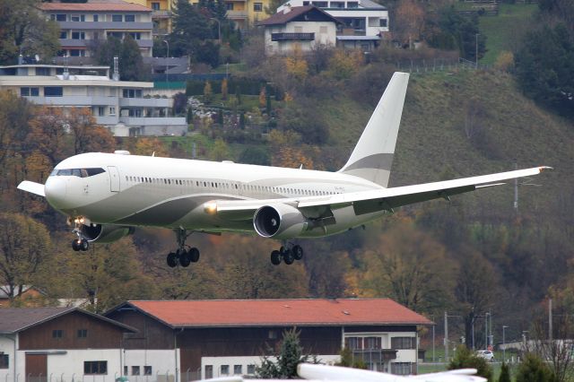 BOEING 767-300 (P4-MES)