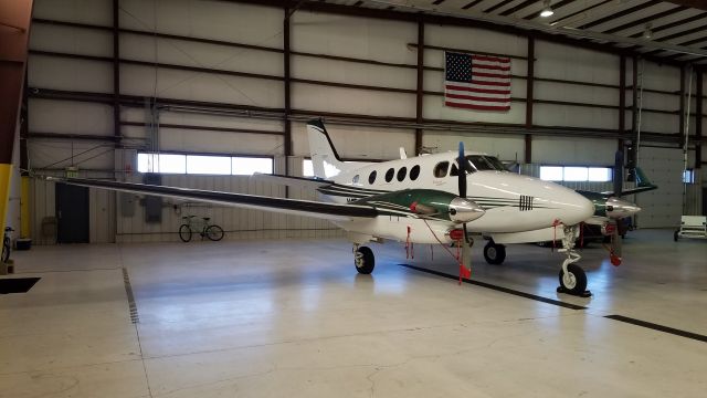 Beechcraft King Air 90 (N828NC)