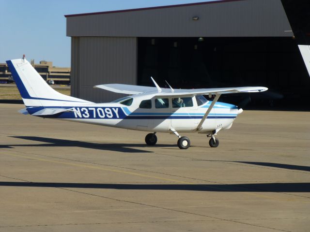Cessna Centurion (N3709Y)