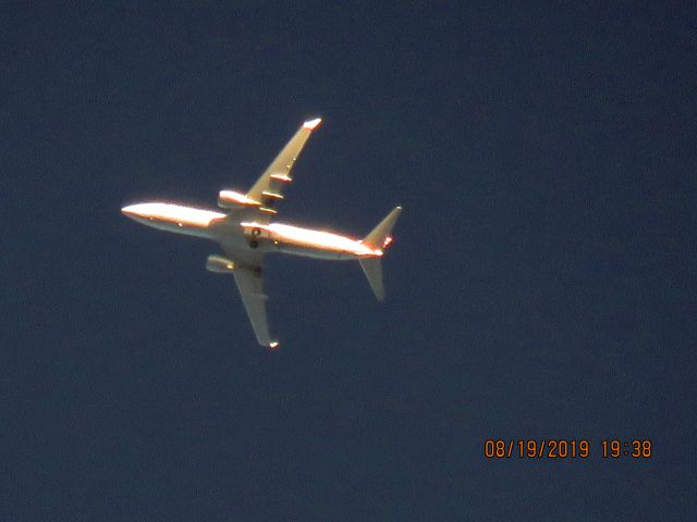 Boeing 737-800 (N950NN)