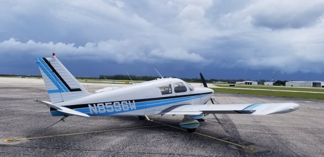 Piper Cherokee (N8596W)