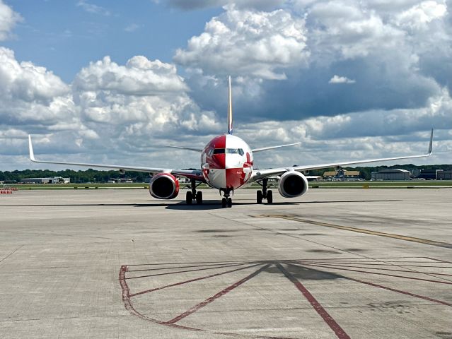 Boeing 737-700 (N214WN)