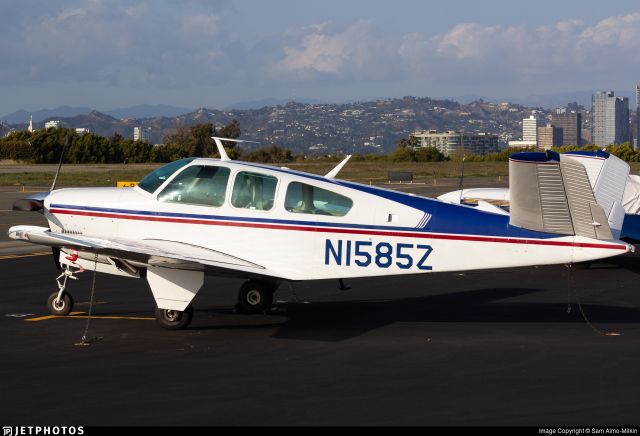 Beechcraft 35 Bonanza (N1585Z)