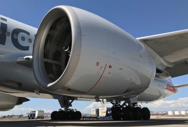 Boeing 777-200 (N797AN) - PHX barry m. goldwater terminal 4 International bravo 25 14MAY19