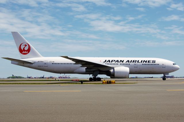 Boeing 777-200 (JA709J) - JAL !