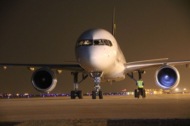 Boeing 757-200 (N404UP)