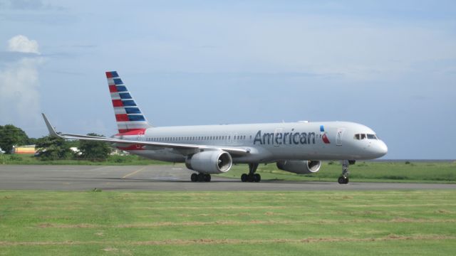 Boeing 757-200 (N187AN)