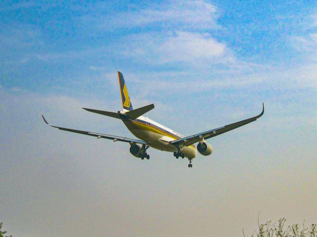 Airbus A350-900 (9V-SHF)