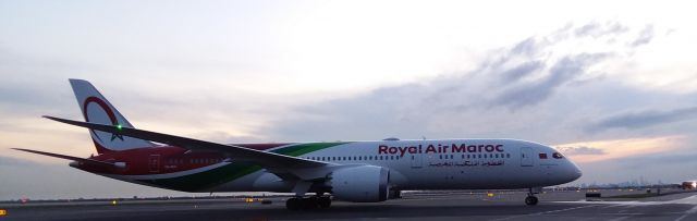 Boeing 787-8 (CN-RGX) - CN-RGX taxiing to Terminal One JFK IAP