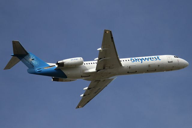 Fokker 100 (VH-FNC)