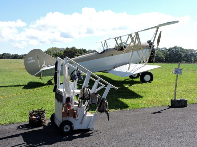 NC4689 — - This 1928 Bi Plane with its boarding ladder and head wear in the fore front, summer 2018.