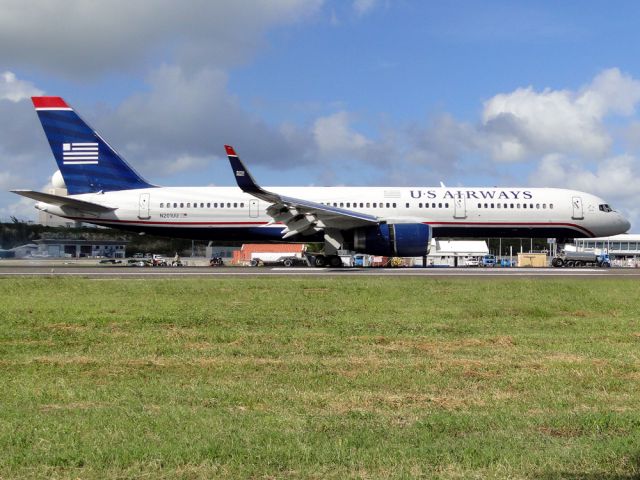 Boeing 757-200 (N201UU)