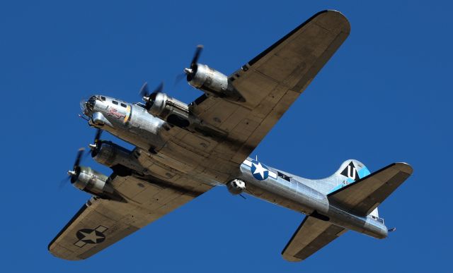 Boeing B-17 Flying Fortress (N9323Z)