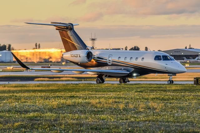 Embraer Legacy 450 (N342FX)