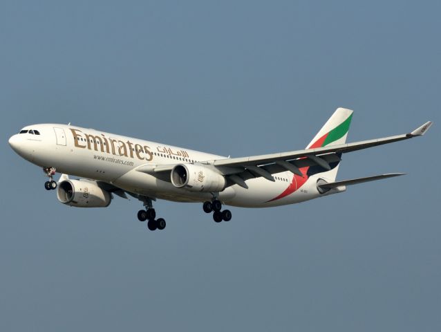 Airbus A330-200 (A6-EKX) - Kystvejen RWY22L