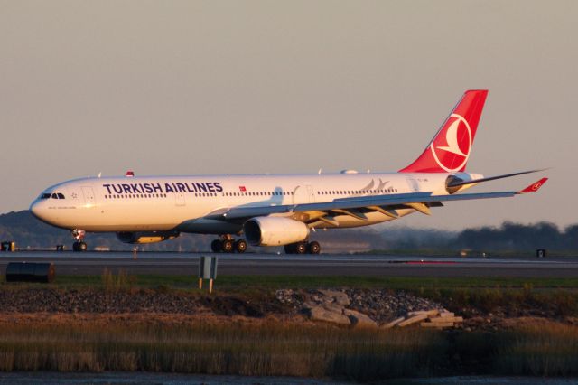 Airbus A330-300 (TC-JNR)