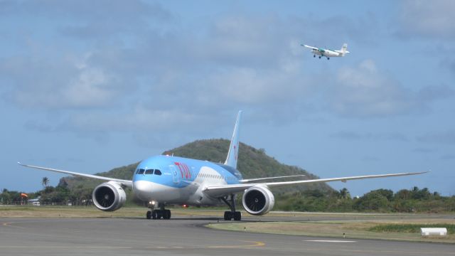 Boeing 787-8 (G-TUII)
